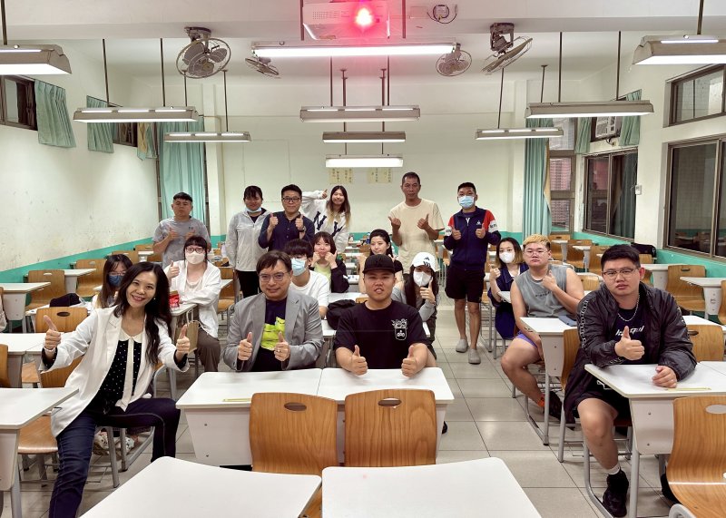 幸福經營學進校園　樹科大企管系邀冠龍集團董事長唐子遠分享企業願景
