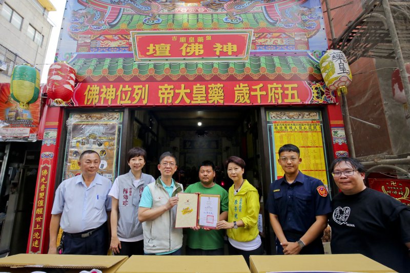 信眾愛心化為營養物資  利源生醫偕同市政單位與宗教團體將溫暖送至角落