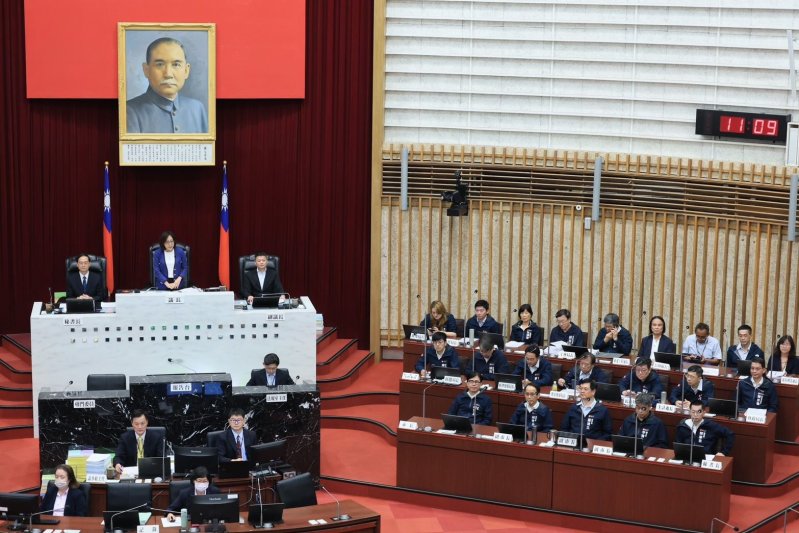 高雄市議會開議關注土石方亂象與農地安全　府會攜手補破網  