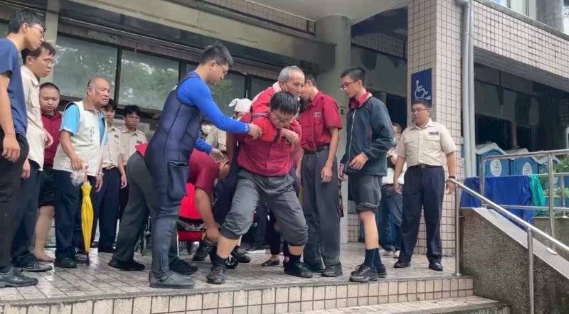 「役」無反顧 「役」起救災！替代役役男全力投入花蓮災後復原工作