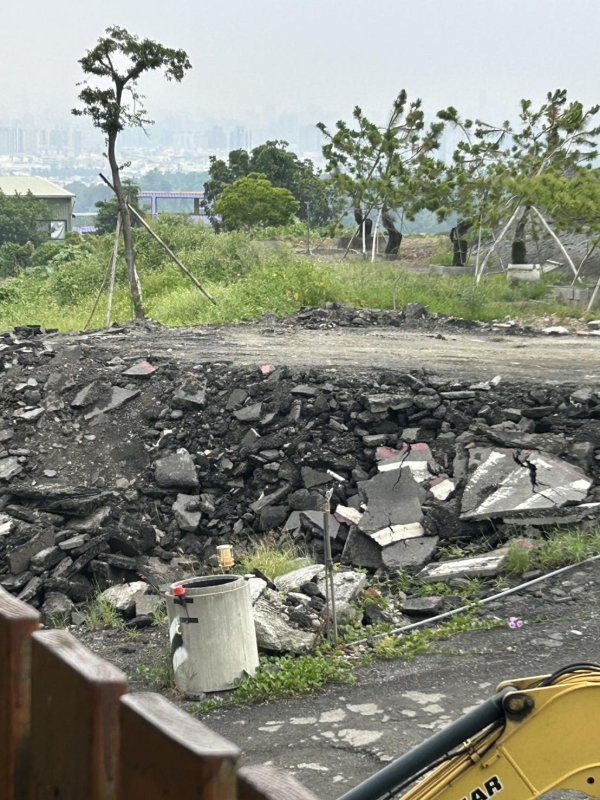 許采蓁不滿市府硬凹  猶如無照駕駛是合法上路只是沒有考照