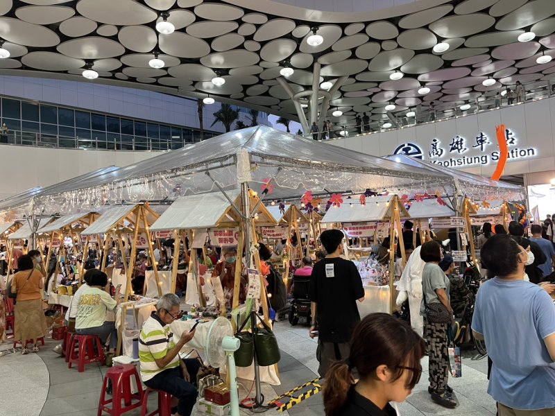  創業市集結合音樂饗宴 高市勞工局與民眾熱情支持身障者築夢