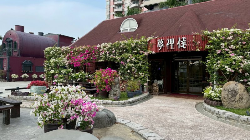 越南SIGE學院與社團法人卓越公益協會攜手合作，共築在台越南學子溫馨家園