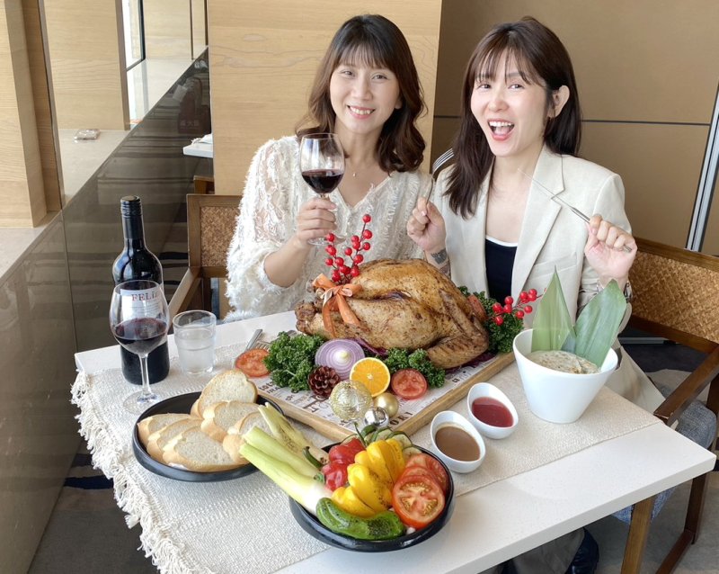 和逸飯店‧高雄中山館Cozzi THE Roof尾牙春酒、火雞分享餐超值優惠齊發