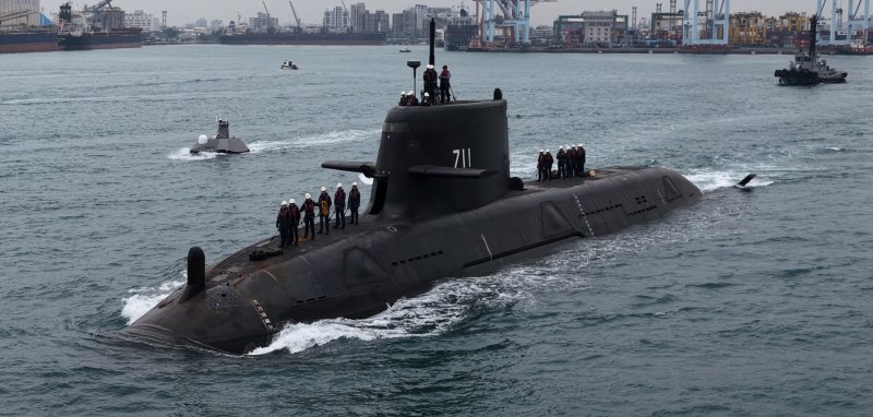 台船：「海鯤軍艦」完成第四次浮航海試