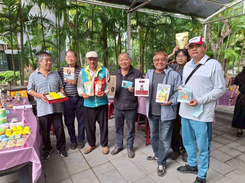 屏東綠色農業「優選好物」特色商品競賽 東港福灣莊園休閒農場進行授證