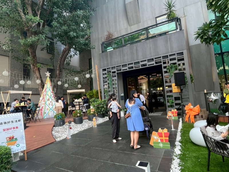 永續城市節慶啟動！【LIVING BETTER 遠雄好生活節】高雄鼓山溫馨登場 工地廢料化為再生光盒　打造高雄冬季限定永續風景