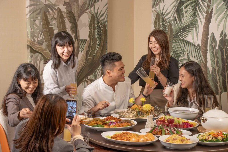 高雄洲際酒店春節圍爐新選擇！ 「馬韻盈門盆菜」引領團圓美味，多國料理匯聚為家庭圍爐增添新風味