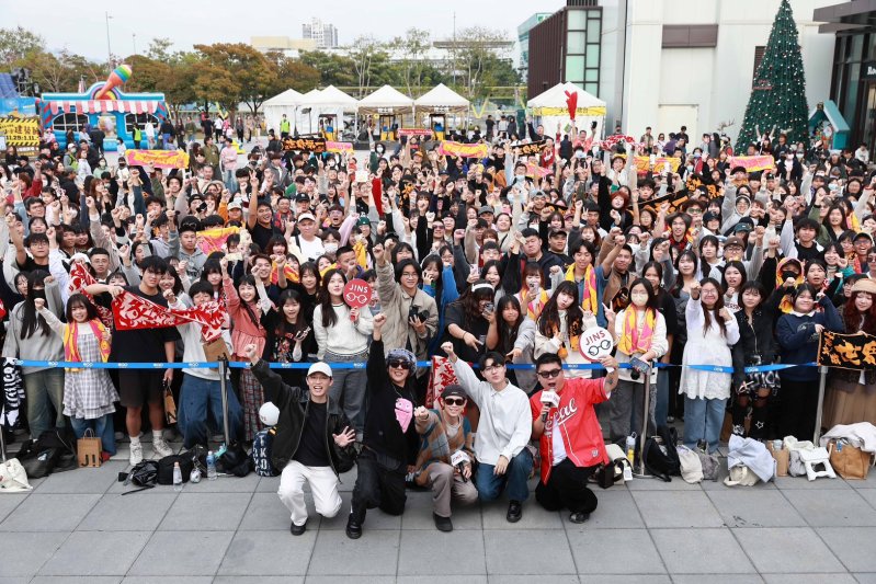 JINS GO 來了! 1/10-1/11攜手芒果醬、旺福 熱血嗨翻南台灣 破萬人響應 送千支墨鏡還不夠 今年寵粉繼續送!