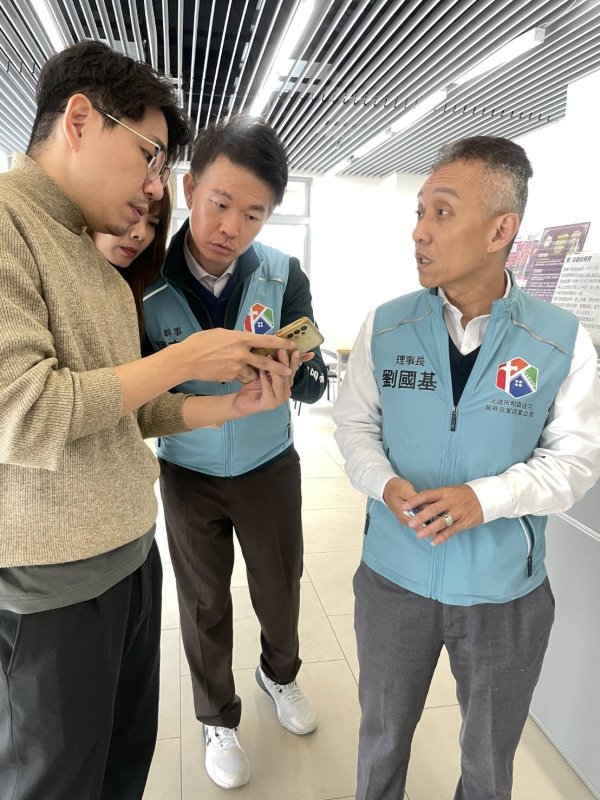 關心社宅安全 高市租賃公會查訪警報系統