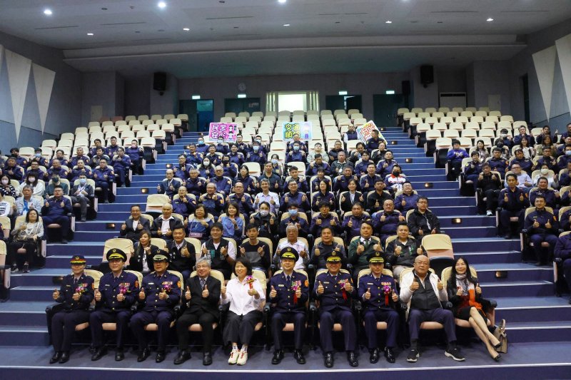 嘉義市政府警察局卸、新任分局長聯合交接典禮 黃敏惠市長期勉新任分局長全力以赴 打造有溫度的戰鬥團隊
