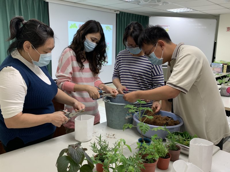 到宅服務陪伴家庭照顧者 喜憨兒基金會：先照顧好自己，才能照顧好家人
