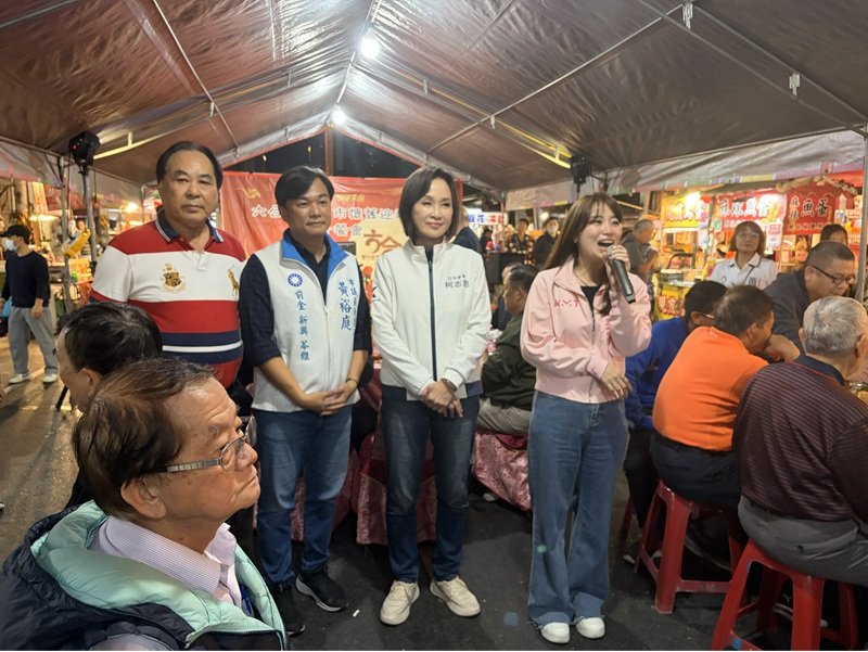 六合夜市「路中尾牙」席開120桌　兩側照常營業引圍觀　藍綠政界賓客到場致意
