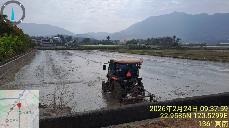 旗山溪流量低迷農田供灌受阻 杉林農民抗爭獲回應：供水延至4日並籲速插秧