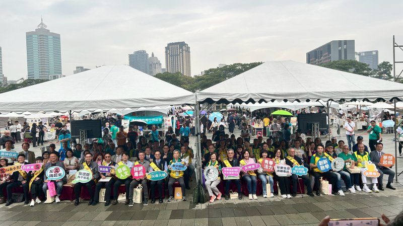 反毒教育走入家庭與城市生活　「反毒1加1 讓愛1家1」高雄登場吸引親子共響應