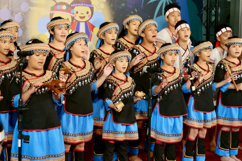 那瑪夏賞螢暨水蜜桃季活動 民眾體驗人生必去賞螢季