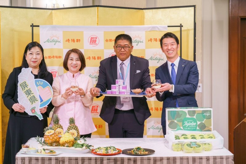 周春米赴「崎陽軒」向日本消費者推薦台灣南國陽光孕育的當季鮮果