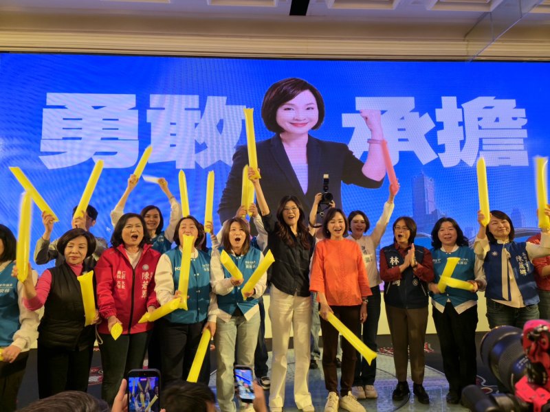 鄭麗文主席為柯志恩打氣籲請高雄鄉親翻轉高雄