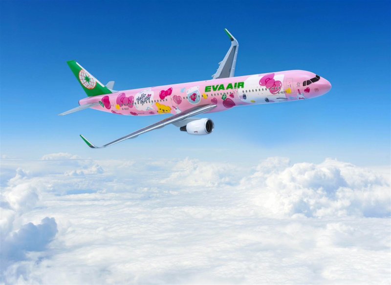 Hello Kitty A321粉萌機重返南部天空 長榮航空佈局南臺灣放大機型以A330客機營運高雄至東京、澳門、上海航線