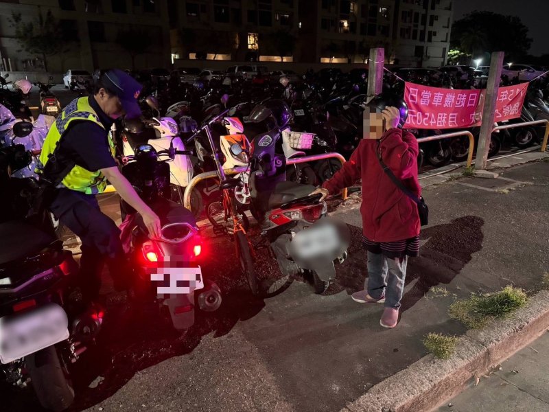 身體不適強撐騎車　楠警暖心護送平安返家