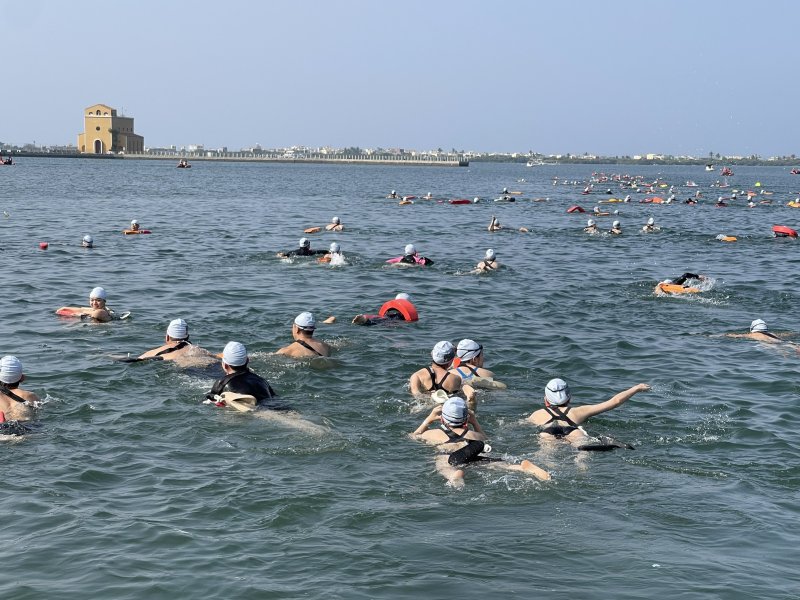 2026大鵬灣橫渡長泳嘉年華結合東港美食與海洋運動觀光打造南台灣水域盛事