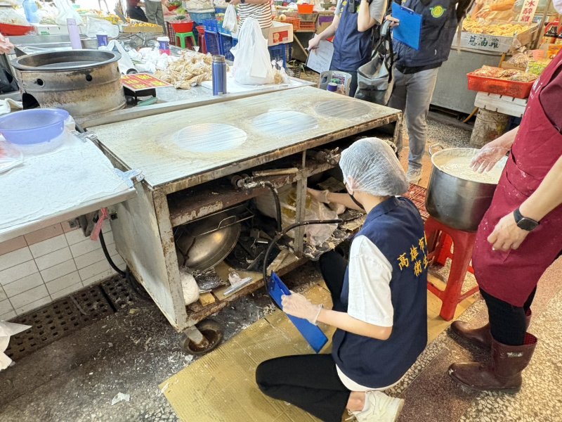 高市疑似購食同家春捲41人身體不適衛生局查驗要求暫停販售