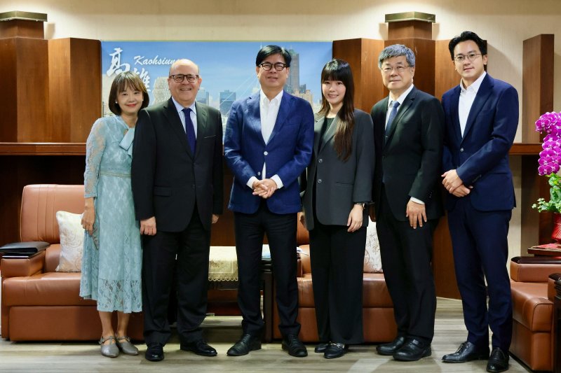 西班牙商務辦事處長上任首訪高雄暢談多元合作