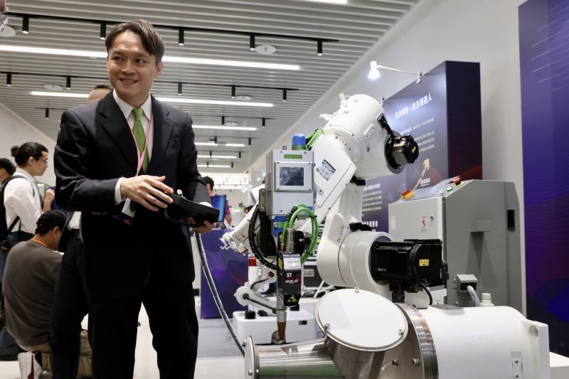 台南沙崙將成AI機器人核心基地國家智慧機器人研究中心揭牌