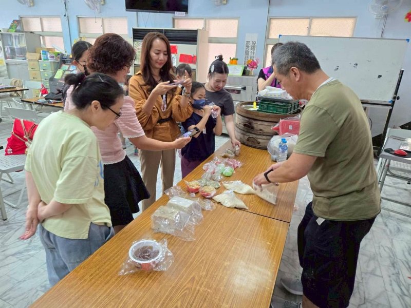 茄萣戶所開辦新住民課程點心製作 傳承與創新與文化融合