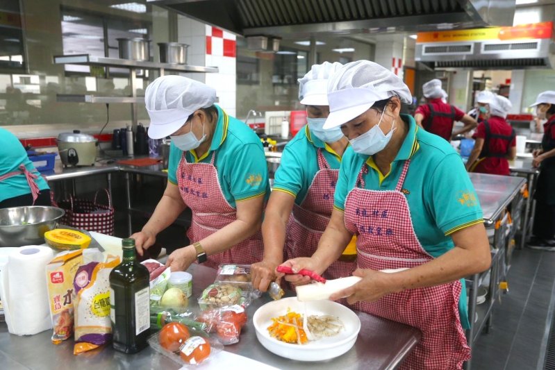 「銀閃閃廚藝競賽‧據點天天出好菜」 社區志工手藝 