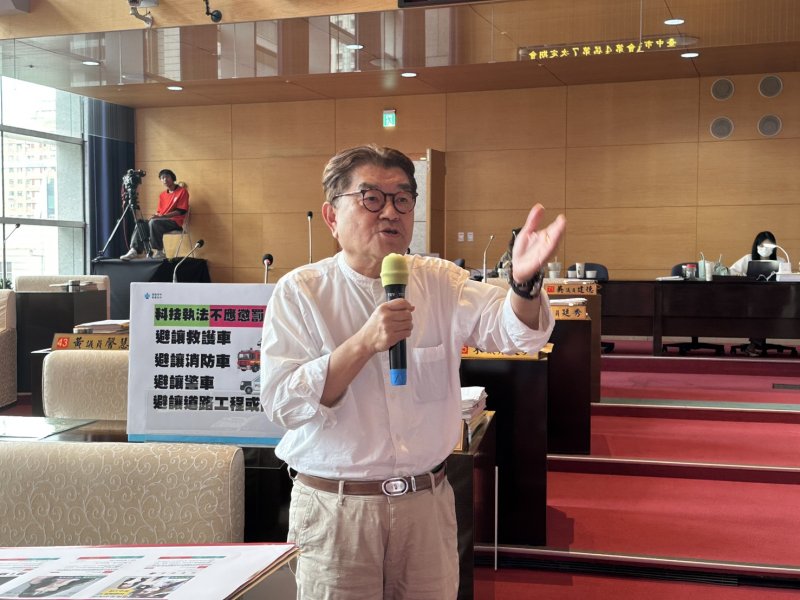 接軌未來、守護街頭:台中市我們的事 江啟臣、李中攜手NPO與網友,讓阿嬤也會用AI 接軌未來、守護街頭:台中市我們的事 江啟臣、李中攜手NPO與網友,讓阿嬤也會用AI