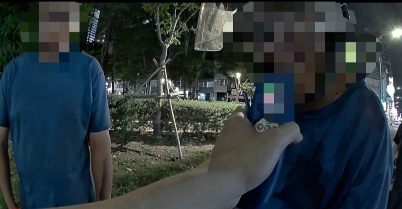 好友「醉」不該  騎士遭攔秒跳車　乘客接手騎車酒駕當場栽