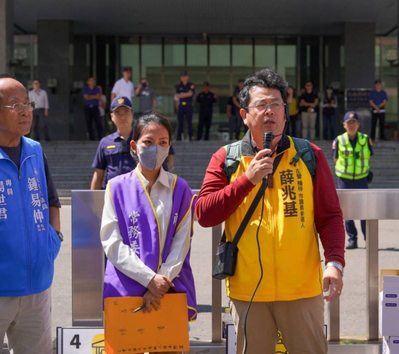 薛兆基呼籲，高雄率先建立交通轉型基金，別等司機失業才補救