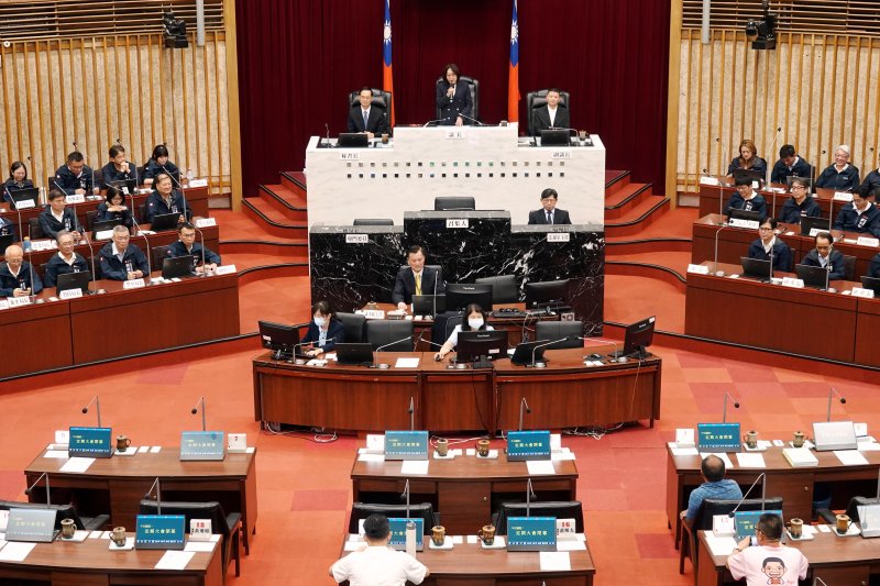 高市議會閉幕總結交通教育捷運三局業務最受表睞 陳其邁被力捧未來閣揆
