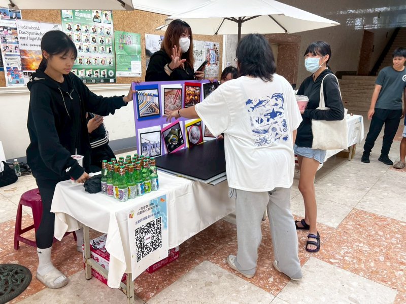 樹德大學生模擬創業變身一日老闆 創意市集展現校園創業力