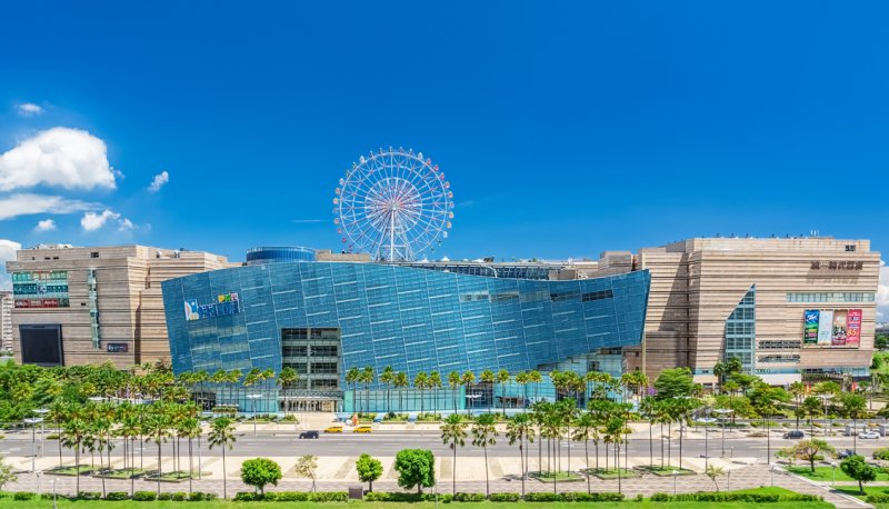 夢時代摩天輪重磅回歸！ 主題燈光秀升級 開幕限定優惠一次看