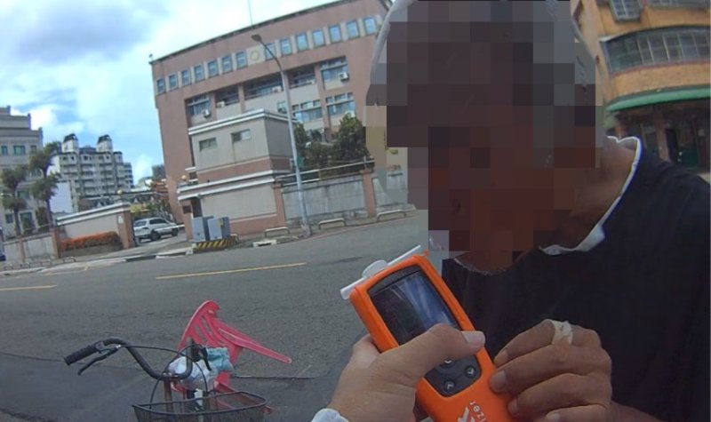 別再誤會「騎腳踏車沒事」！高雄翁喝保力達酒測超標遭開罰