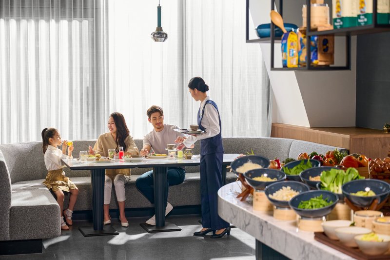 高雄洲際酒店推出「夏日童饗假期 Little Gourmet Moments」 從餐桌開啟城市假期 串聯五星住宿、風格餐飲與亞洲新灣區生活體驗