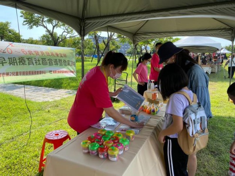 黃偉哲守護慢飛天使8年不間斷 療育投入逾4億元、受惠突破百萬人次