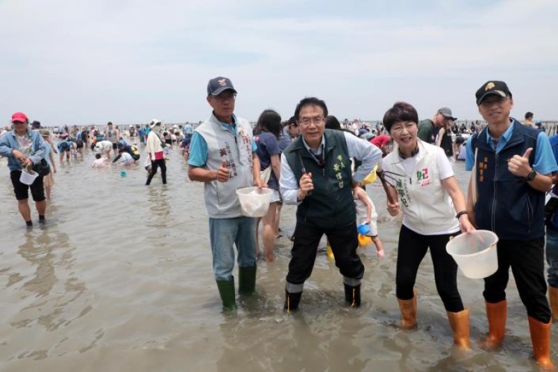 2026台南七股海鮮節熱鬧開跑　黃偉哲邀親子挖文蛤、品海味暢遊七股