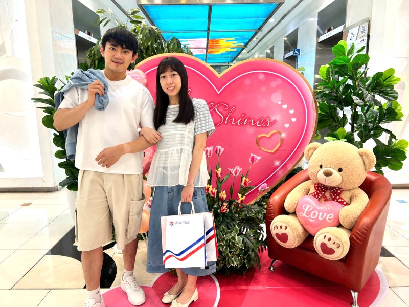 高雄商圈大遠百8/13-8/30推「秋季化妝品節」秋妝盛典活動 全館盛大推出「愛在七夕‧大手牽小手」跨世代放閃