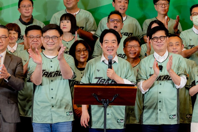  高雄市長選情吃緊?  民進黨高雄舉辦中常會 賴清德提出三大保證 全力支持賴瑞隆