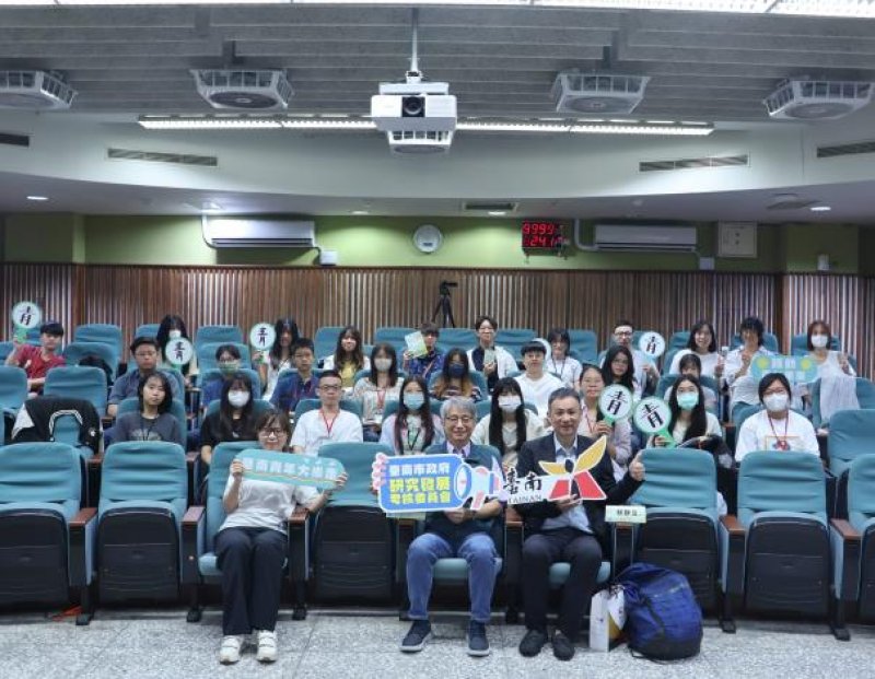 青年關注社群媒體管制　南青公共議題辯論工作坊激盪多元觀點