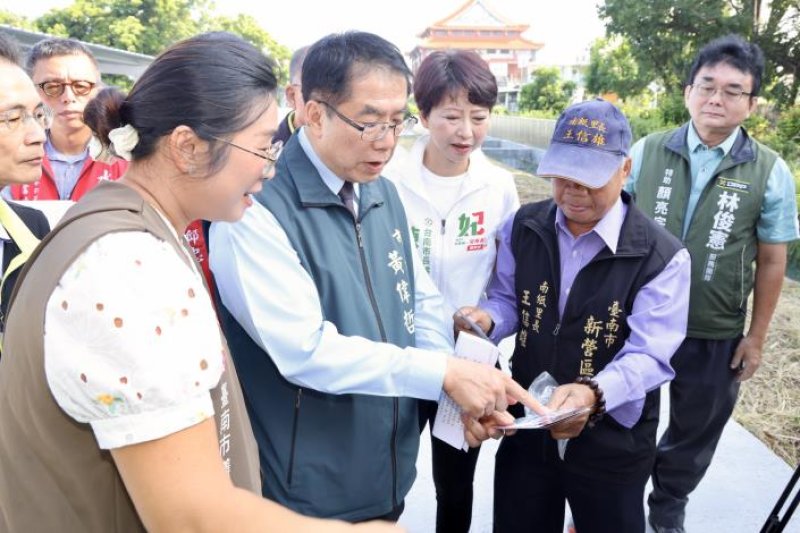 新營O幹線雨水下水道一期完工　黃偉哲視察：強化防洪、降低淹水風險