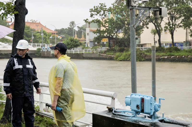 豪雨影響南台  賴瑞隆接連勘查水情籲市民提高警覺：防汛不能鬆懈、治水持續精進