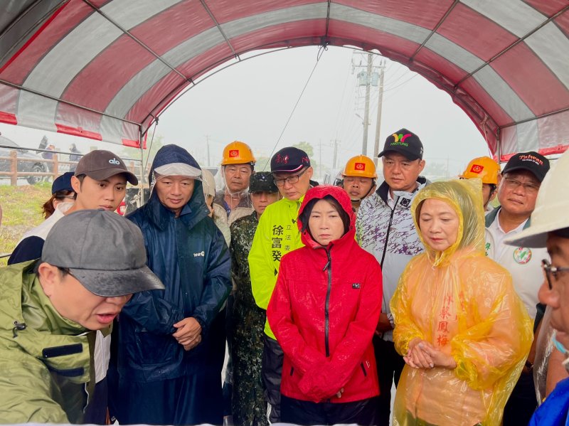 強降雨考驗治水成效 周春米視察南州、東港、佳冬防汛建設