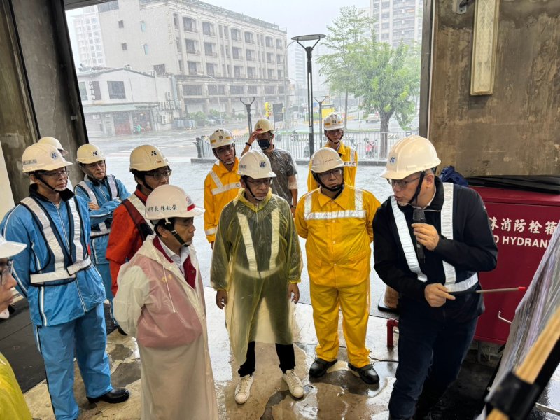高雄市副市長林欽榮視察捷運黃線防汛整備與輕軌營運