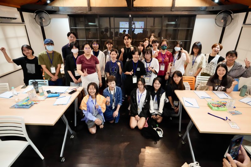 桃城文學盛夏營開跑　「繪本越獄」引青年撕下標籤、探索自我