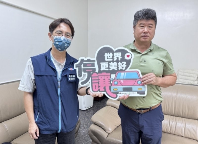 高雄區監理所提醒貨運業駕駛落實行經路口應「轉彎暫停、安全再行」
