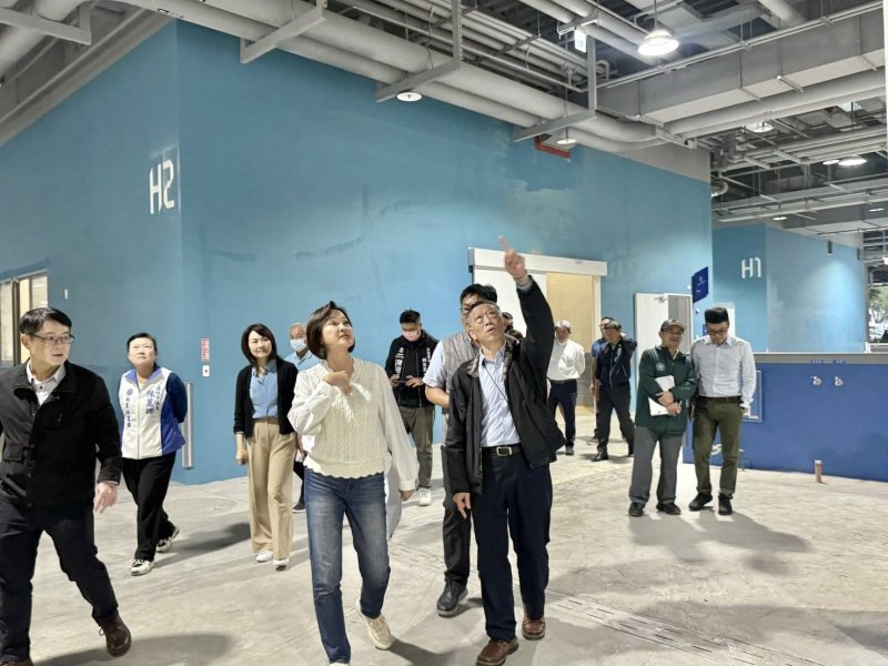 前鎮漁港攤商前2年免收費 柯志恩質疑漁業署拖延 籲續補貼電車接駁及場內空調